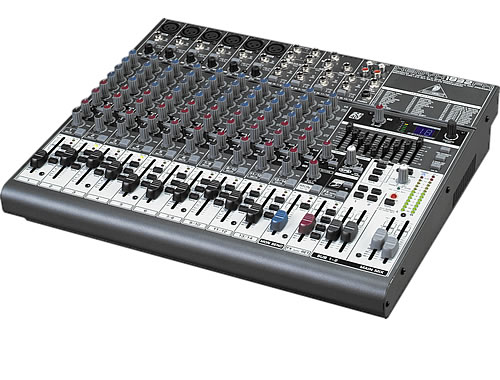 Behringer XENYX 1832FX