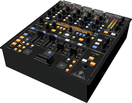 Behringer DIGITAL PRO MIXER DDM4000